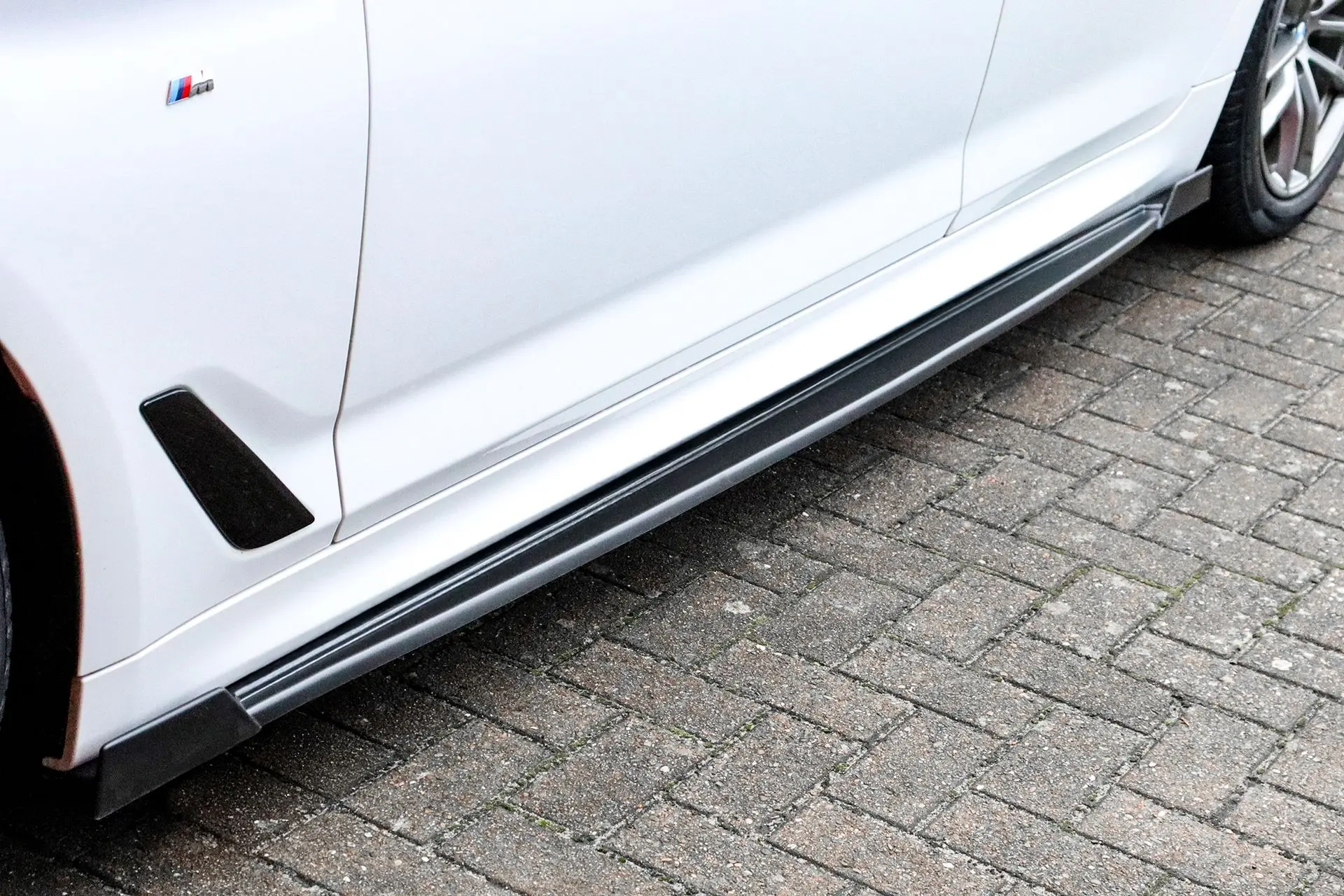 Ingo Noak Seitenschweller mit Wings vorne und hinten für BMW 5er G30 G31 mit M-Paket