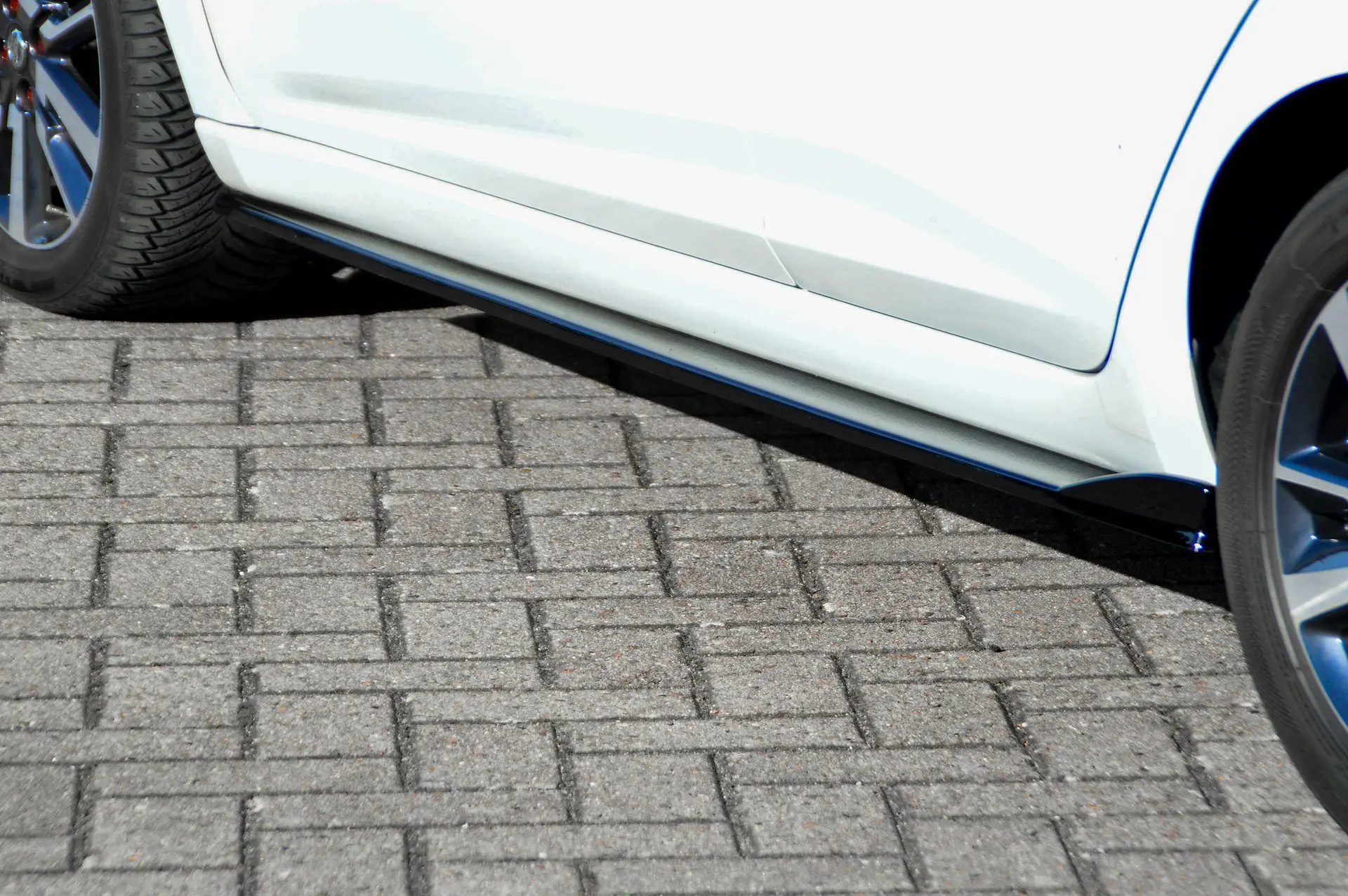 Ingo Noak Seitenschweller im Cup3 Look für Nissan Micra 5 K14