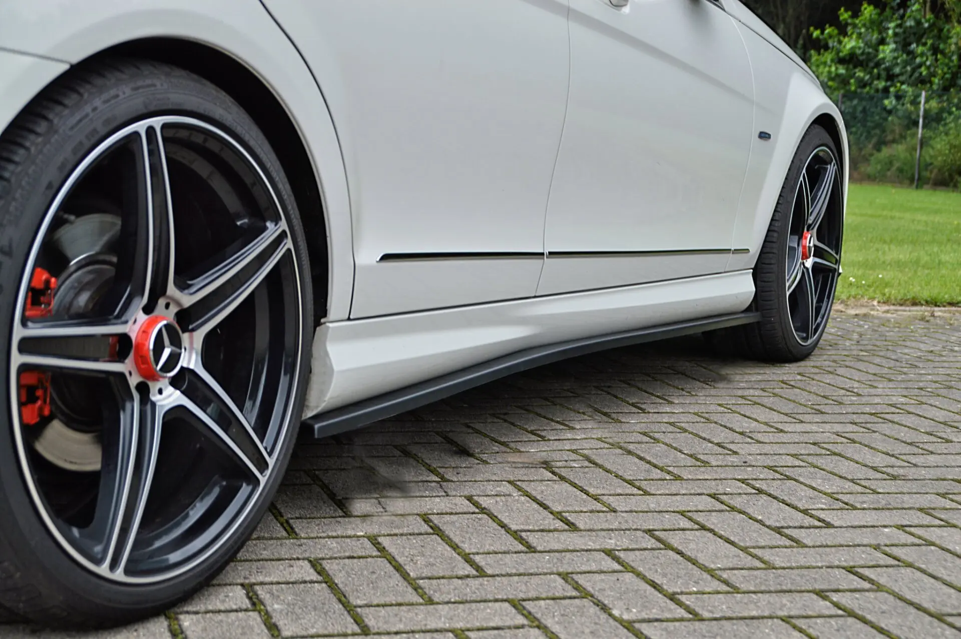 Ingo Noak Seitenschweller im Cup Look für Mercedes C W204/ S204 AMG-Line, Limousine + T-Modell