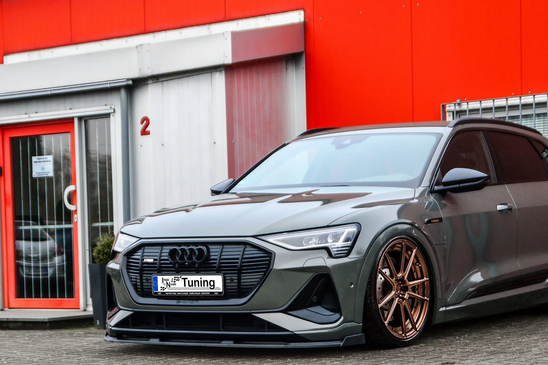 Ingo Noak Cup Frontspoilerlippe mit Wing für Audi E-Tron Quattro +Sportback