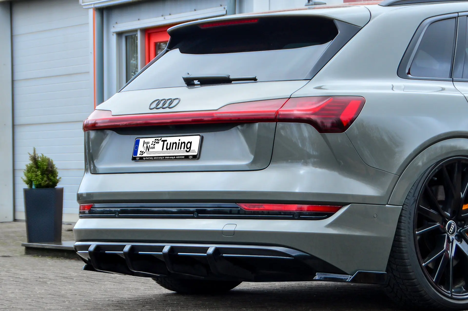 Ingo Noak 4.tlg. Heckansatz Aufsatz für Audi E-Tron Quattro S-Line