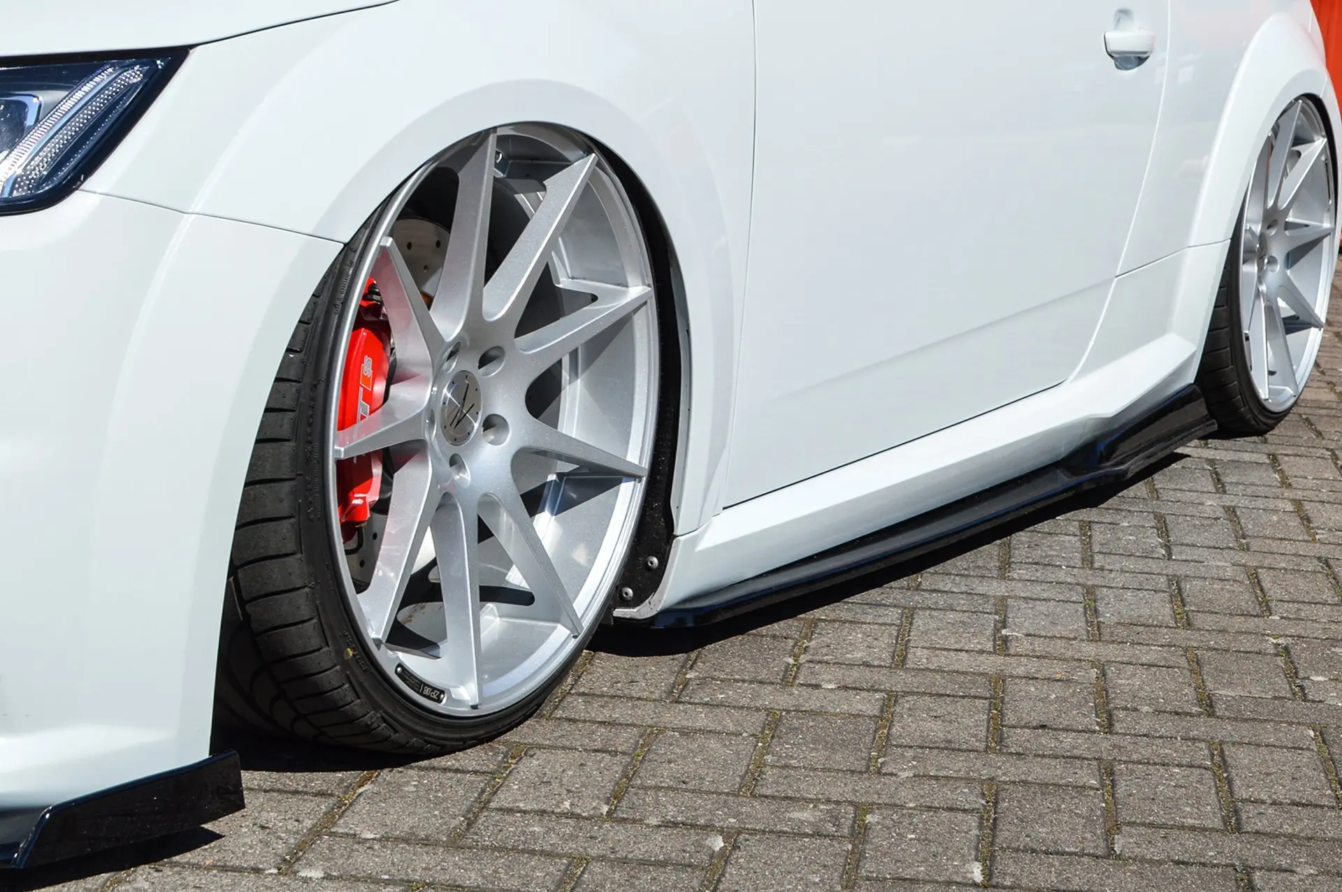 Ingo Noak Cup Racing Schweller mit Wing für Audi TT S-Line + TTS 8S+ TTRS 8S