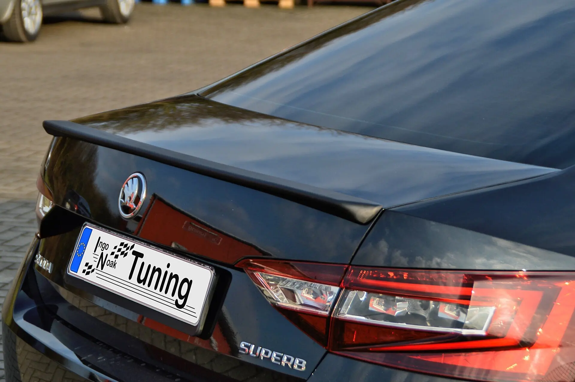 Ingo Noak Hecklippe für Skoda Superb 3V Limousine
