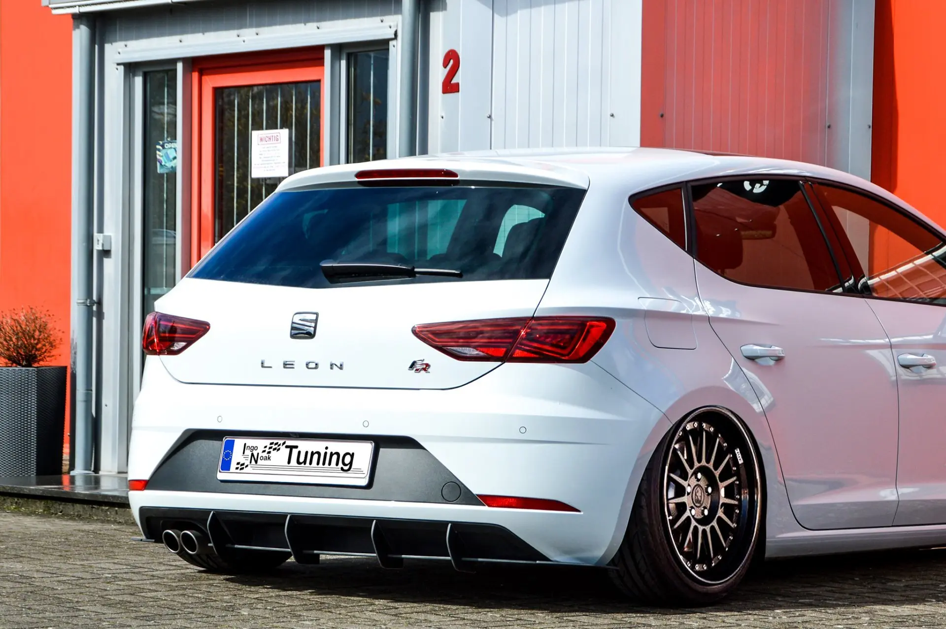 Ingo Noak Gefräster Heckansatz mit Finnen für Seat Leon 5F FR