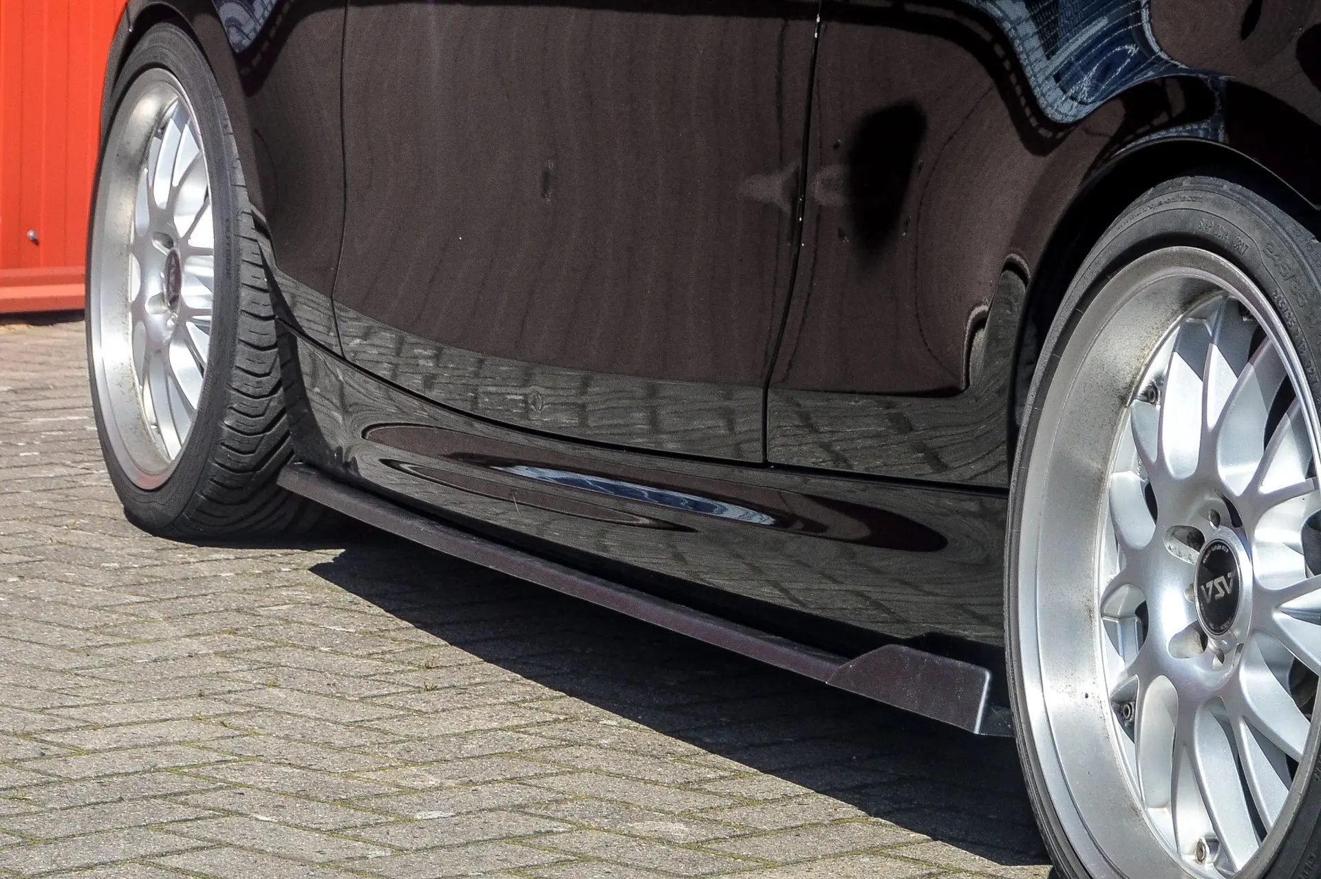 Ingo Noak Cup3 Seitenschweller mit Wing passend für BMW 1er E82 E88 mit M-Paket Bj. 2007-2013